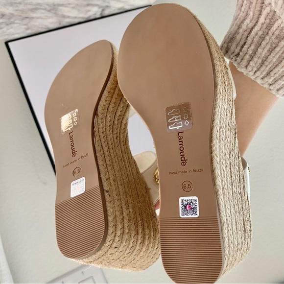 🐚 LARROUDE Rosewood Hotel Madison Espadrille Wedge Sandals Gold Seashell Charms - Picture 12 of 14